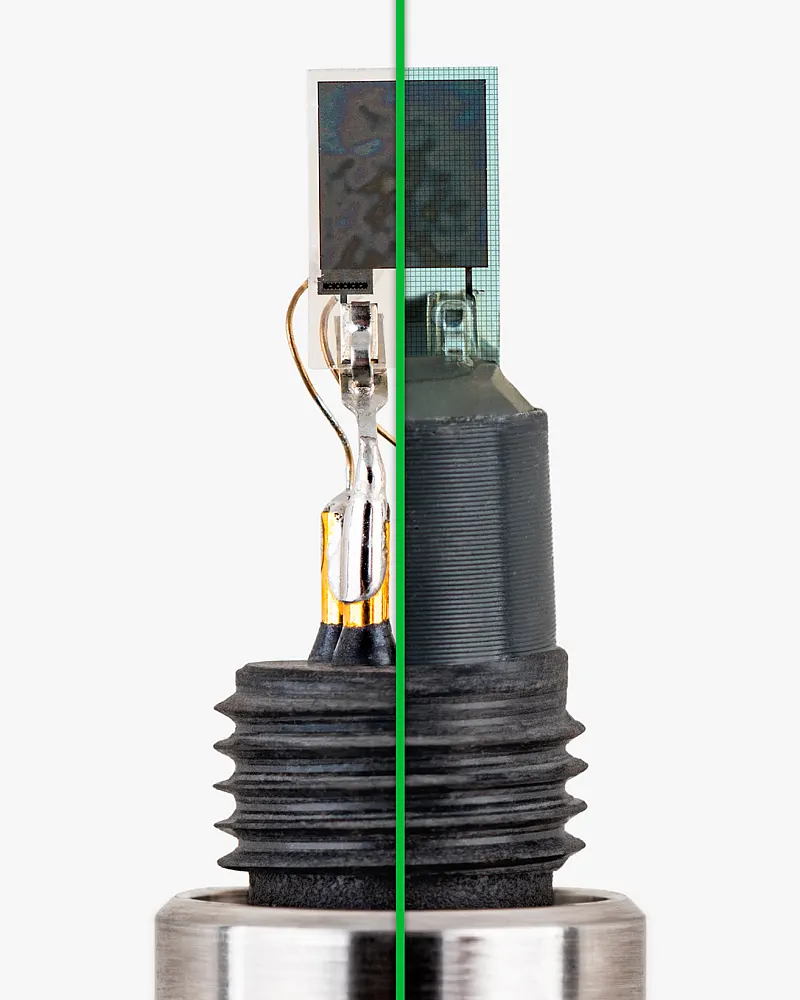 农业应用中的耐用传感器 – 对比脏污与干净的传感器，展示其长期可靠性。