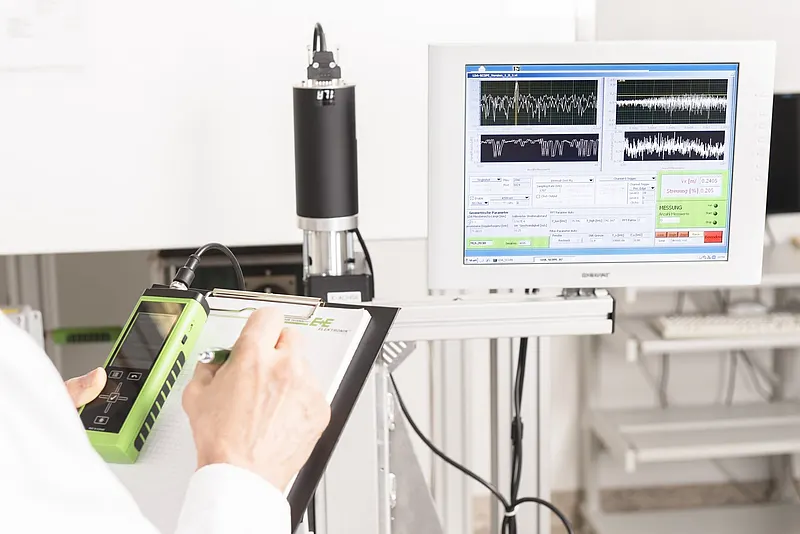 Calibration in the E+E calibration laboratory