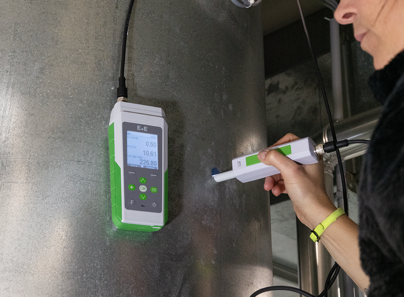 On-site measurement with a hand-held probe AVP201H. 